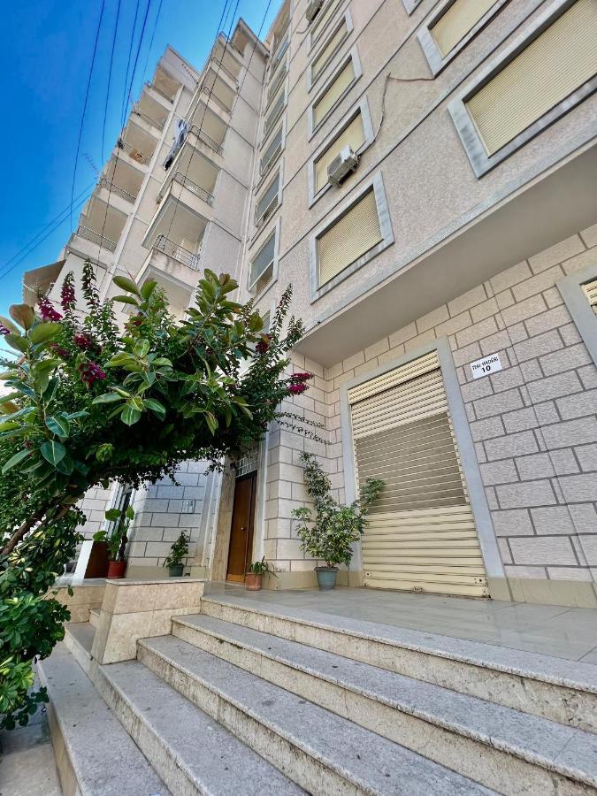 Shkreli Apartments Sarandë Exteriör bild